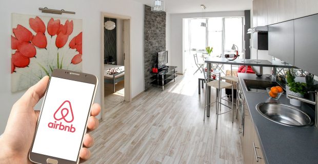 Būkite atidūs – finansiniai sukčiai įsisuko į „Booking“ ir „Airbnb“